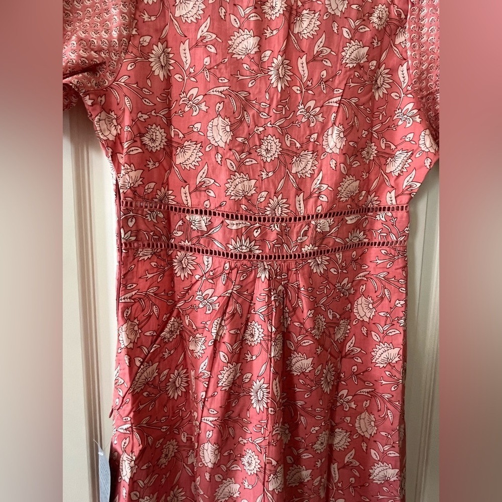 Maisie Elegant Coral Floral Dress with Crochet Trim Side Zipper Various Sizes - Picture 5 of 14